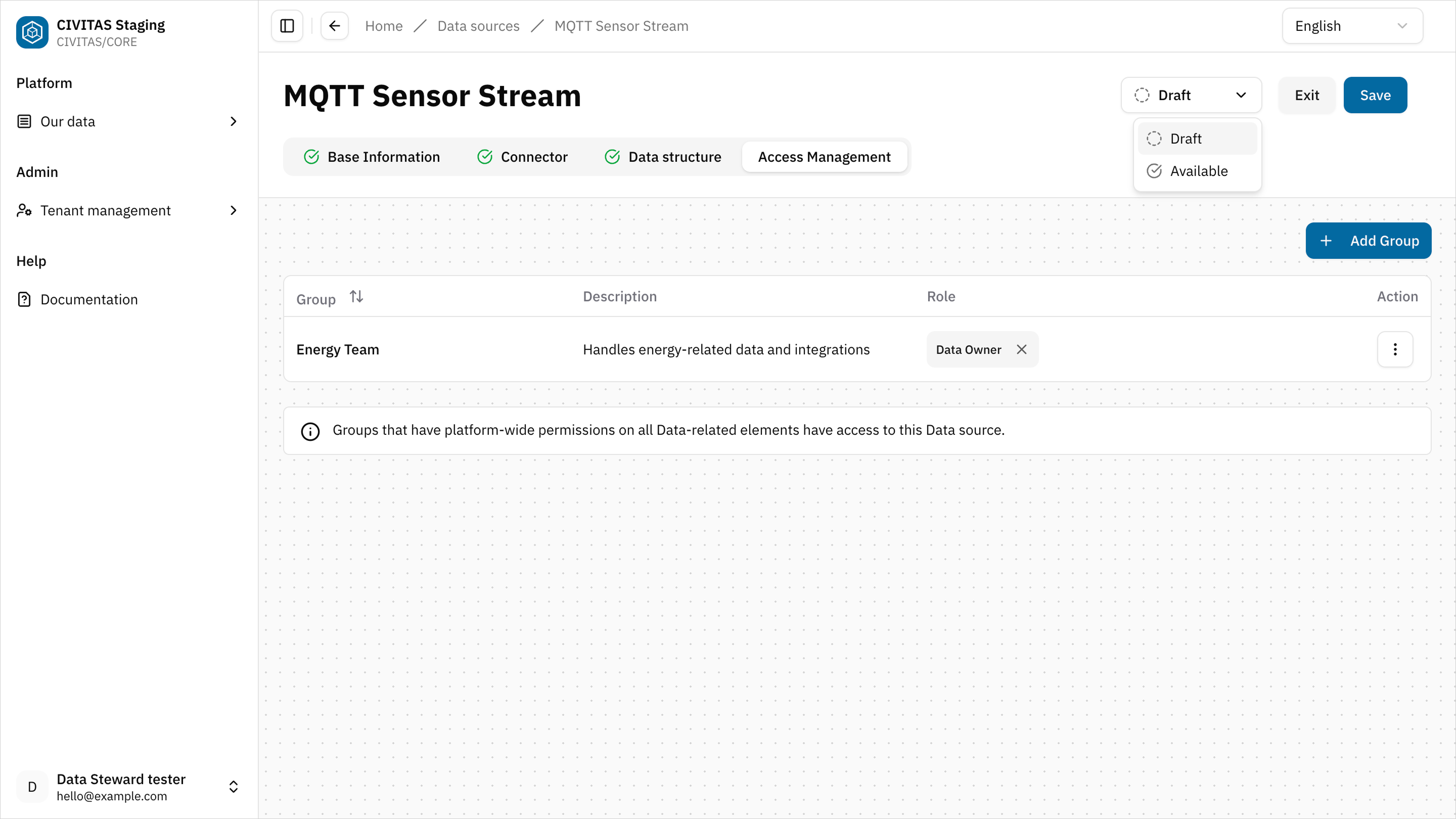 Screenshot: Data source detail page with Status-Dropdown, draft / available